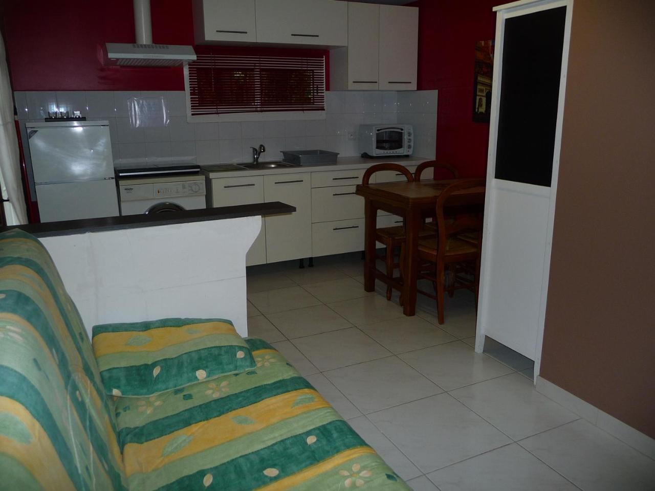 Mas Des Sentes Petit T1 Apartment Nans-les-Pins Exterior photo
